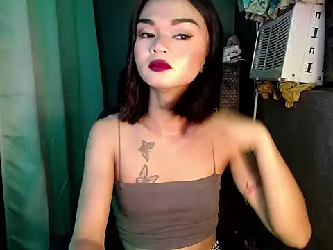 Snapshot of lexie_malingera chatting on 10/11/25, 02:04 lexie malingera online show from 10/11/25, 02:04