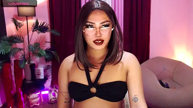 Snapshot of Unique_Maya chatting on 09/17/25, 09:00 Unique Maya online show from 09/17/25, 09:00