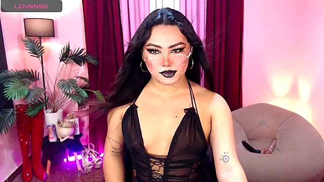 Snapshot of Unique_Maya chatting on 10/16/25, 08:48 Unique Maya online show from 10/16/25, 08:48