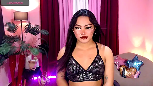 Snapshot of Unique_Maya chatting on 10/17/25, 07:44 Unique Maya online show from 10/17/25, 07:44