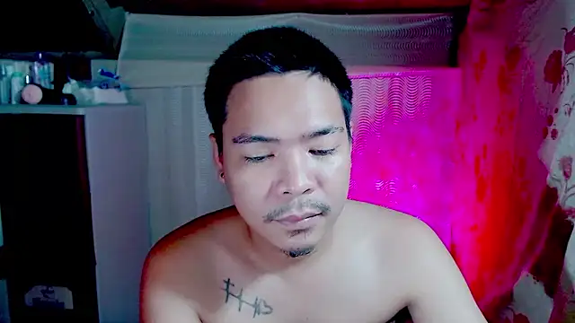Snapshot of MANIACasianX chatting on 10/05/25, 12:36 MANIACasianX online show from 10/05/25, 12:36