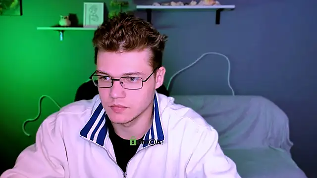 lucas long  online show from 10/21/25, 08:48