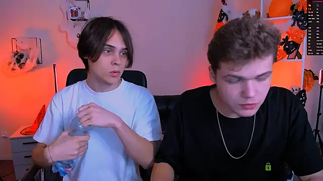 lucas long  online show from 11/03/25, 07:48