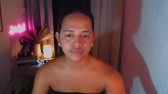 Snapshot of Lorainnelustts chatting on 12/15/25, 07:23 Lorainnelustts online show from 12/15/25, 07:23