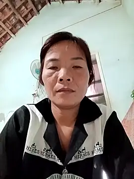 Snapshot of Harmony92 chatting on 10/17/25, 12:58 Harmony92 online show from 10/17/25, 12:58