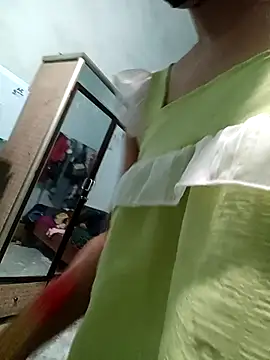 Snapshot of Harmony92 chatting on 11/03/25, 11:48 Harmony92 online show from 11/03/25, 11:48