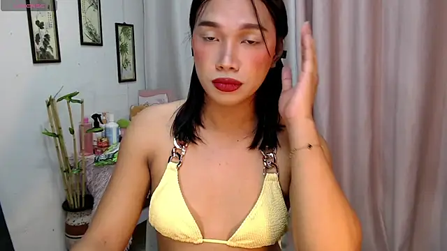 Snapshot of Herbielustts chatting on 12/16/25, 05:51 Herbielustts online show from 12/16/25, 05:51