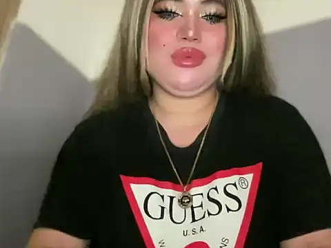 Snapshot of Naughtyrosecum chatting on 11/15/25, 06:26 Naughtyrosecum online show from 11/15/25, 06:26