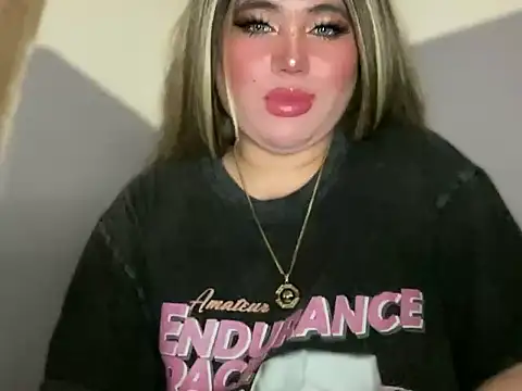 Snapshot of Naughtyrosecum chatting on 11/18/25, 04:11 Naughtyrosecum online show from 11/18/25, 04:11