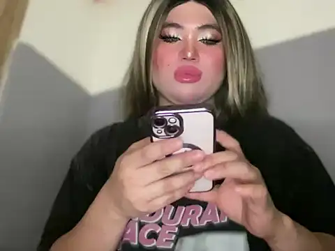 Snapshot of Naughtyrosecum chatting on 11/22/25, 02:49 Naughtyrosecum online show from 11/22/25, 02:49