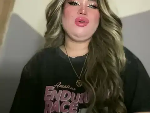 Snapshot of Naughtyrosecum chatting on 11/24/25, 03:12 Naughtyrosecum online show from 11/24/25, 03:12