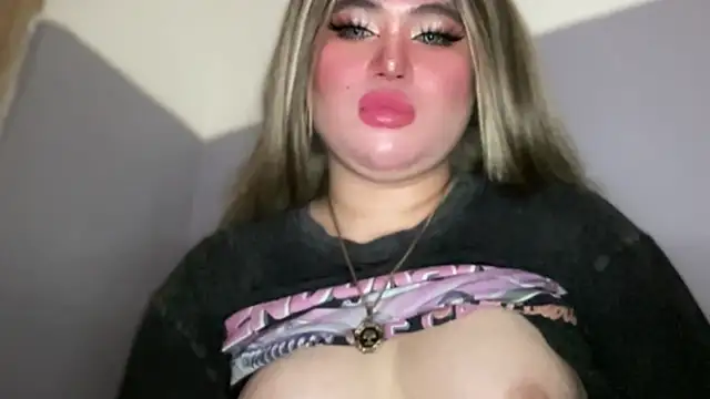 Snapshot of Naughtyrosecum chatting on 11/27/25, 03:25 Naughtyrosecum online show from 11/27/25, 03:25