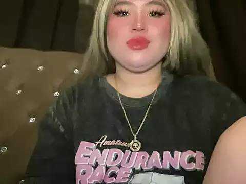 Snapshot of Naughtyrosecum chatting on 12/14/25, 06:30 Naughtyrosecum online show from 12/14/25, 06:30