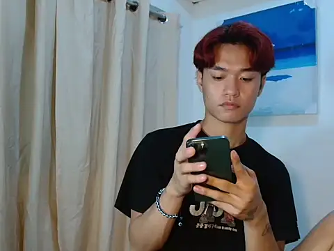 Snapshot of ur_little_secret chatting on 10/15/25, 04:29 ur little secret online show from 10/15/25, 04:29