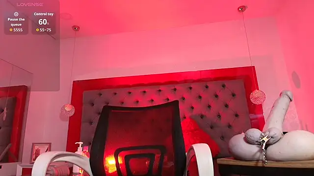 MirandaSould online show from 04/17/26, 01:25