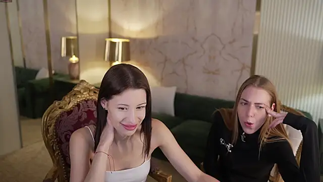 Snapshot of Selena_Glow chatting on 09/08/25, 06:40 Selena Glow online show from 09/08/25, 06:40