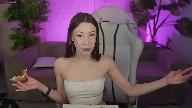 Selena Glow online show from 04/13/26, 08:14