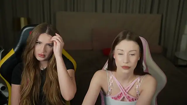 Selena Glow online show from 04/20/26, 06:42