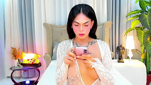 MochaliciousTransOnTop online show from 04/25/26, 02:36