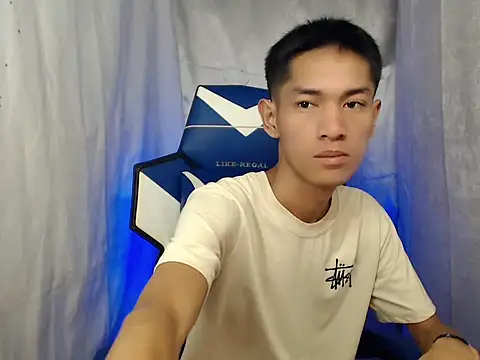 Snapshot of riks_tyler chatting on 05/31/26, 07:37 riks tyler online show from 05/31/26, 07:37