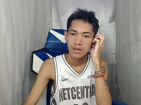 Snapshot of riks_tyler chatting on 06/13/26, 05:27 riks tyler online show from 06/13/26, 05:27