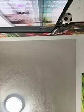 aavrdvh33 online show from 10/31/25, 09:38