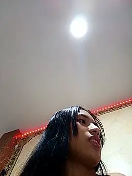 Snapshot of Sharlotte_Watts chatting on 09/18/25, 12:23 Sharlotte Watts online show from 09/18/25, 12:23