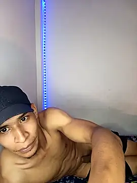 Snapshot of Sharlotte_Watts chatting on 10/02/25, 01:01 Sharlotte Watts online show from 10/02/25, 01:01