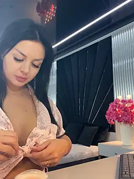 KenyaCruz online show from 11/11/25, 06:52