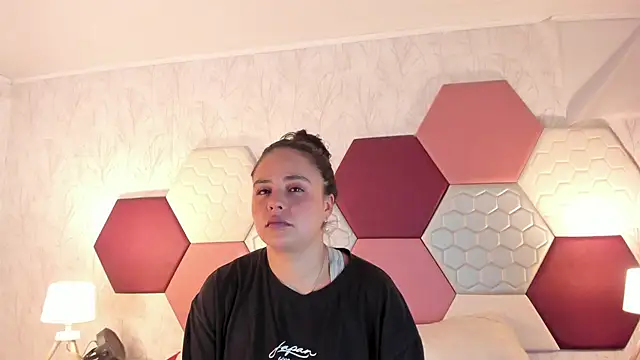 Snapshot of ArielleWilde chatting on 11/08/25, 04:12 ArielleWilde online show from 11/08/25, 04:12