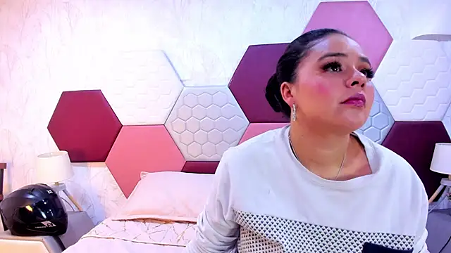 Snapshot of ArielleWilde chatting on 11/28/25, 04:04 ArielleWilde online show from 11/28/25, 04:04