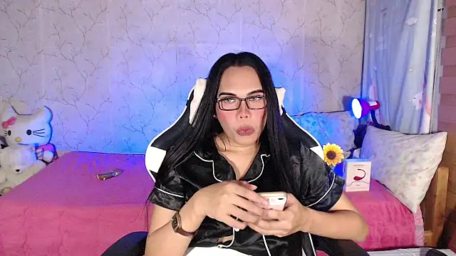 TssluttyNikka online show from 04/11/26, 12:53