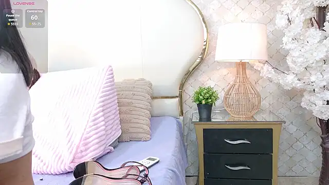 Mhia Sweet  online show from 03/10/26, 09:31