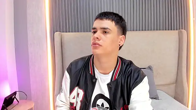 Snapshot of BenitoSaenz chatting on 02/20/26, 12:49 BenitoSaenz online show from 02/20/26, 12:49