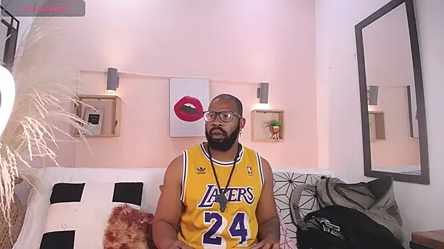 Snapshot of King_Malik chatting on 09/14/25, 01:10 King Malik online show from 09/14/25, 01:10