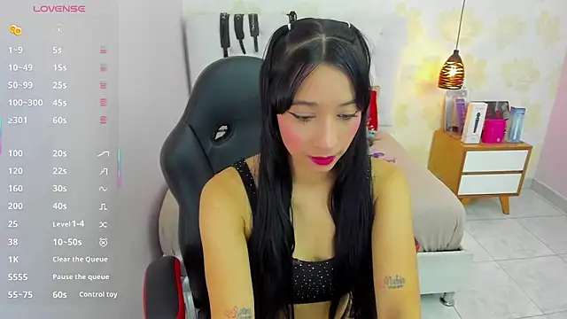 Snapshot of IVONNEPARKER6 chatting on 12/04/25, 07:00 IVONNEPARKER6 online show from 12/04/25, 07:00