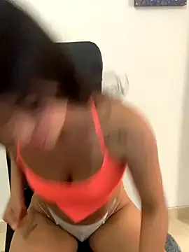 Snapshot of Luna_20x chatting on 10/16/25, 05:03 Luna 20x online show from 10/16/25, 05:03