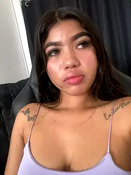 Snapshot of Luna_20x chatting on 11/23/25, 08:41 Luna 20x online show from 11/23/25, 08:41