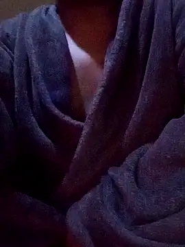 Snapshot of OnlyMoneyIwanT chatting on 10/12/25, 12:04 OnlyMoneyIwanT online show from 10/12/25, 12:04