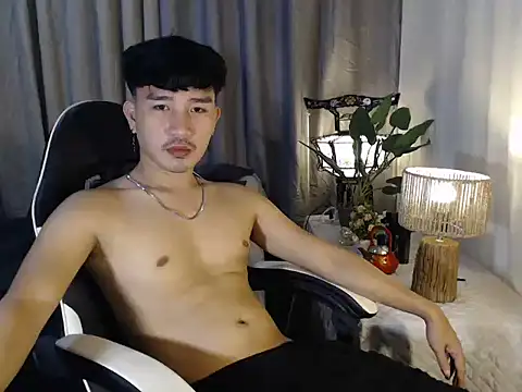 Snapshot of cute_richard24 chatting on 12/14/25, 01:11 cute richard24 online show from 12/14/25, 01:11