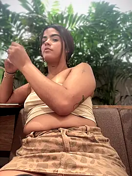 Kaily Sweet16 online show from 10/31/25, 07:37