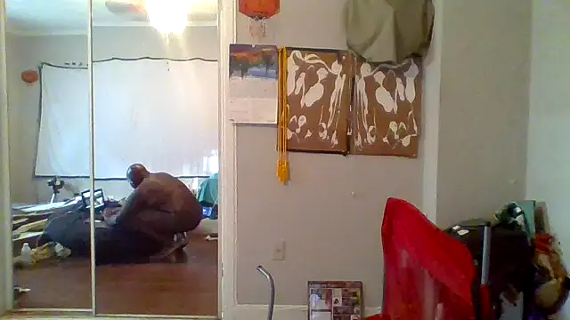 Snapshot of JezOne555 chatting on 10/08/25, 02:04 JezOne555 online show from 10/08/25, 02:04