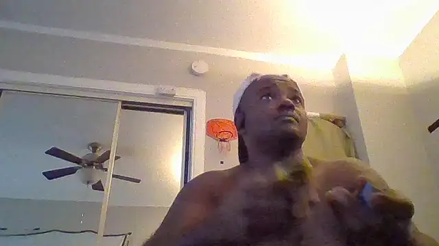 Snapshot of JezOne555 chatting on 12/15/25, 02:32 JezOne555 online show from 12/15/25, 02:32