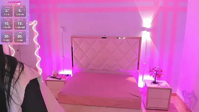 Rosalind tay online show from 04/15/26, 11:06