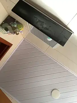 morenaluaa online show from 11/18/25, 09:03