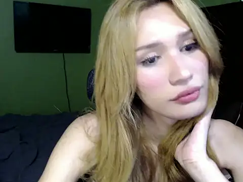 Snapshot of SerenaCortesi chatting on 09/14/25, 10:58 SerenaCortesi online show from 09/14/25, 10:58