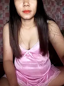 Snapshot of Ladygirl_x chatting on 10/18/25, 06:19 Ladygirl x online show from 10/18/25, 06:19