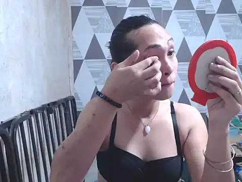 Wiynwyn Delamerced1989 online show from 12/14/25, 10:14