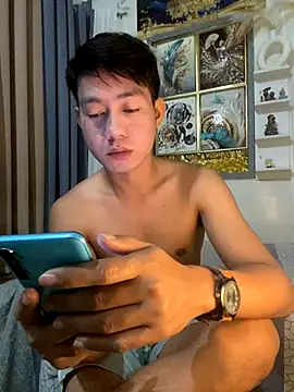 Snapshot of xshyboyx chatting on 09/13/25, 04:29 xshyboyx online show from 09/13/25, 04:29