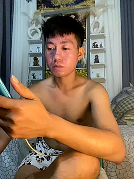 Snapshot of xshyboyx chatting on 09/27/25, 11:37 xshyboyx online show from 09/27/25, 11:37